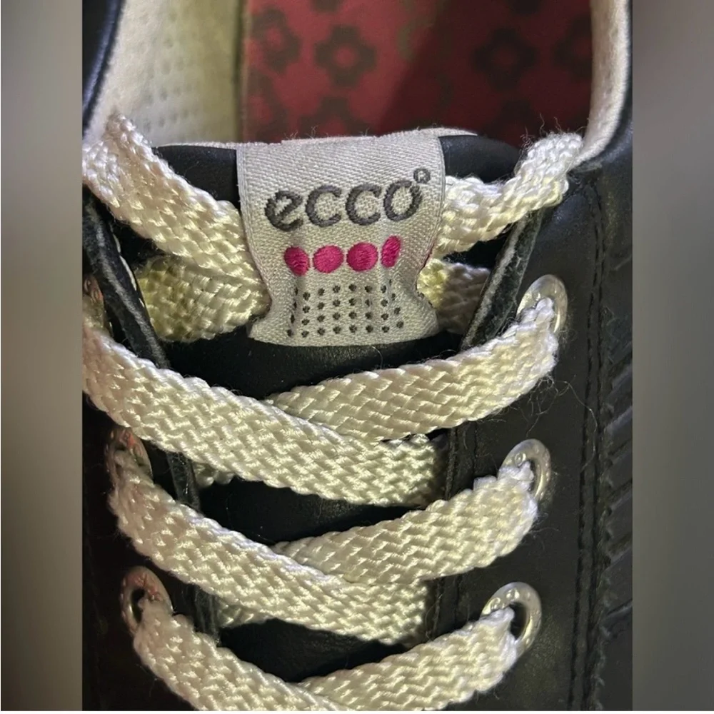 ECCO black leather womens size 37 (6.5/7) golf shoes - Picture 3 of 6